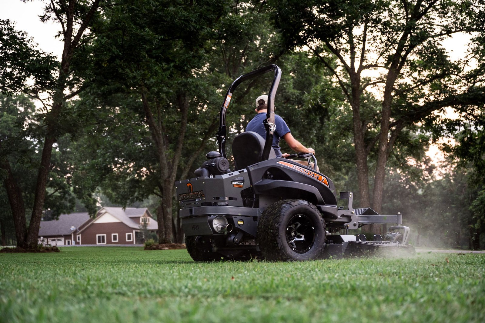 Spartan SRT-XD 61" COMMERCIAL ZERO-TURN MOWER W/ Vanguard (37 HP EFI) (SSXD161993VE) - Image 3
