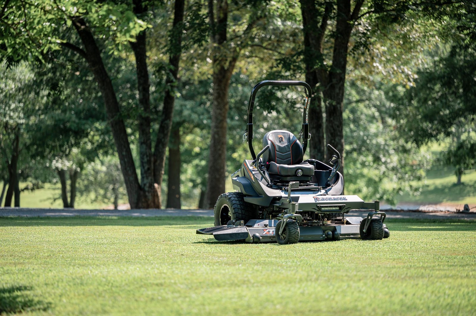 Spartan SRT-XD 61" COMMERCIAL ZERO-TURN MOWER W/ Vanguard (37 HP EFI) (SSXD161993VE) - Image 5